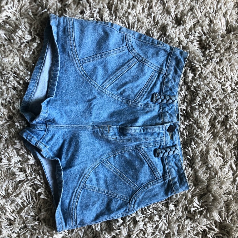 BDG shorts with braided belt loops